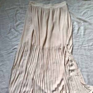 Long shirt with slit on the side leg